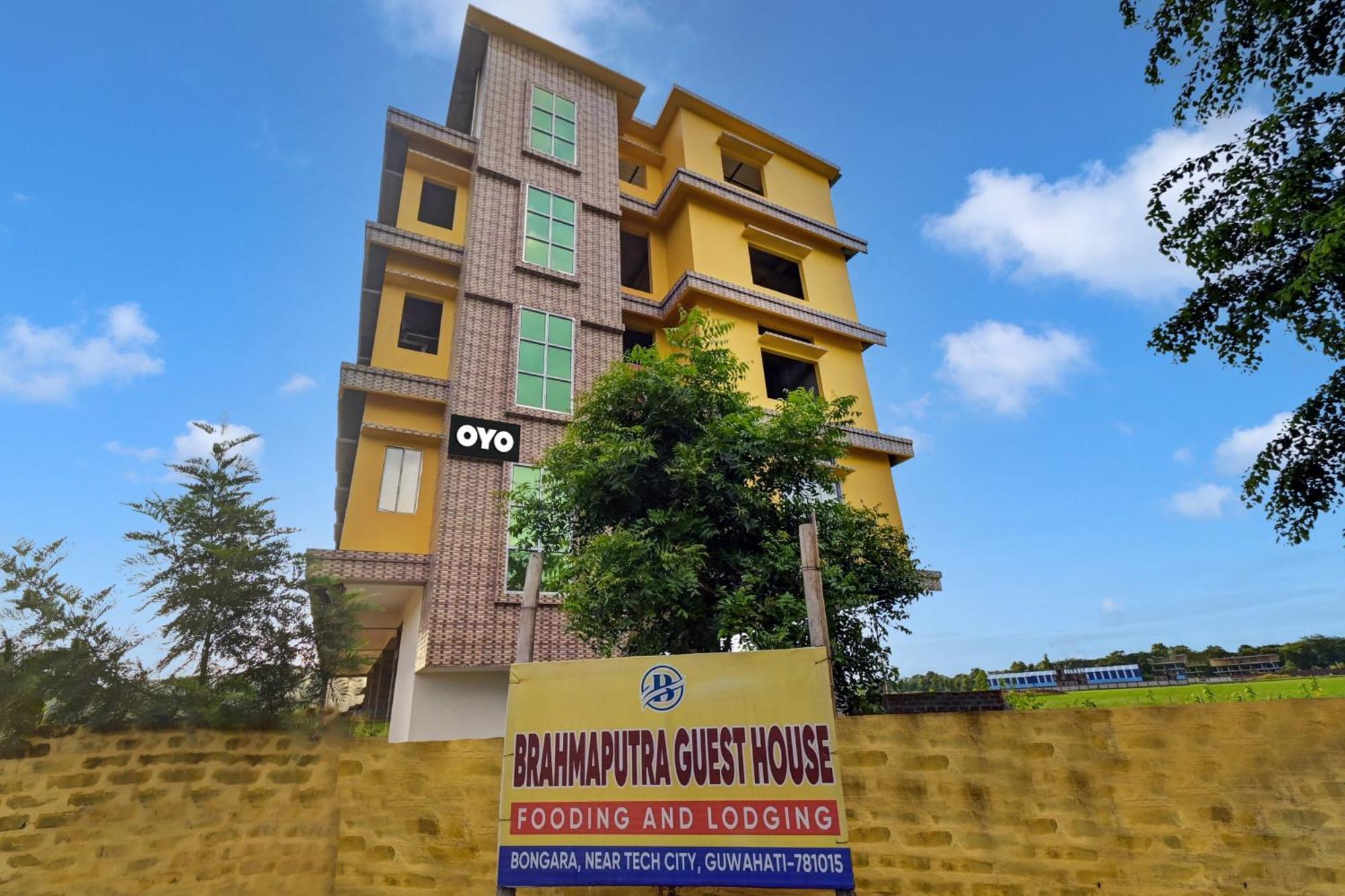 Oyo Flagship The Brahmaputra Homestay Гувахати Экстерьер фото